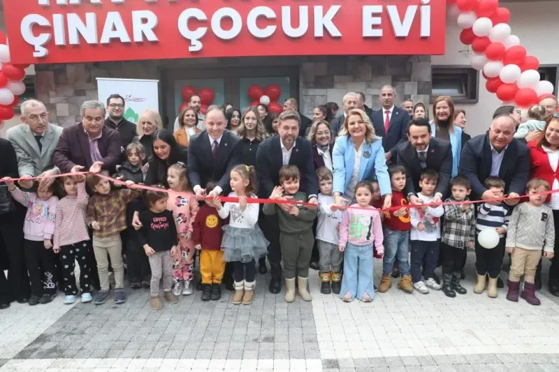CHP’li genel başkan yardımcısı Hürriyet’i övmeye doyamadı