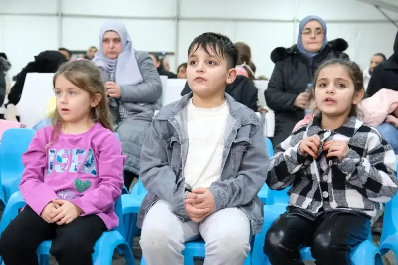Ramazan coşkusu İzmit Kent meydanı’nda kutlandı