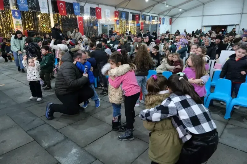 Ramazan coşkusu İzmit Kent meydanı’nda kutlandı