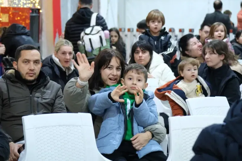 Ramazan coşkusu İzmit Kent meydanı’nda kutlandı