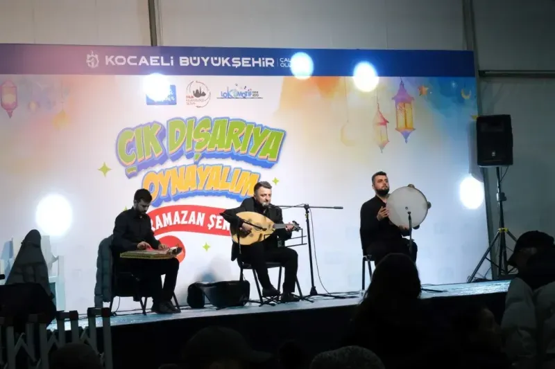Ramazan coşkusu İzmit Kent meydanı’nda kutlandı