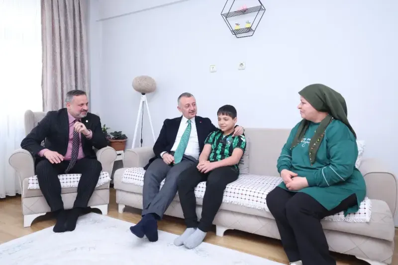 Büyükakın: “İyilikle büyüyen bir şehir için gönüllere dokunmaya devam edeceğiz”