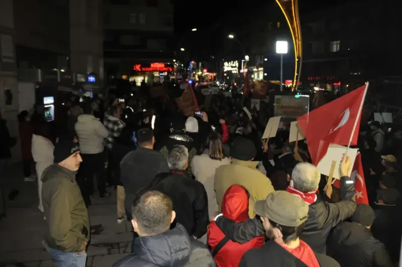 CHP Özaltan, “Darbeye geçit yok!”