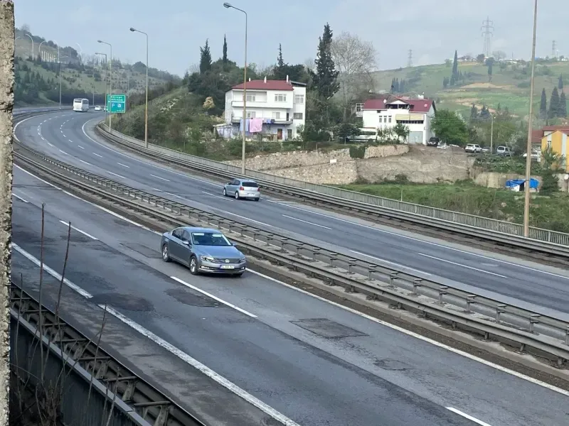 Bir garip bayram tatili: Otoyol Kocaeli geçişi bomboş!