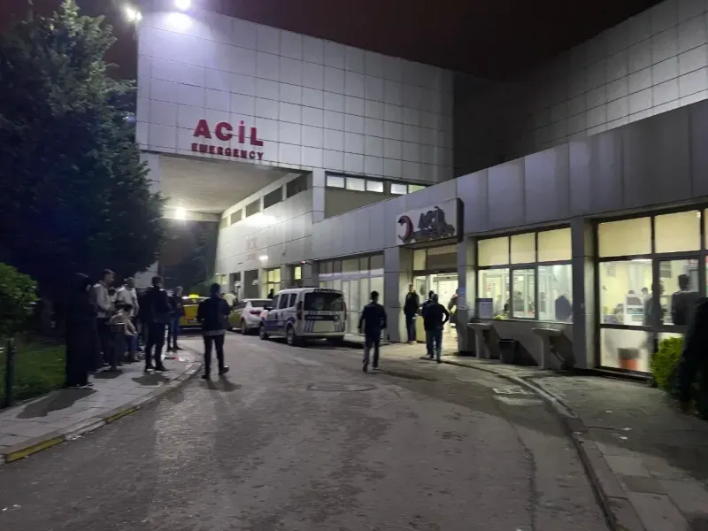 Derince’de bir kişi boynundan bıçaklanarak ağır yaralandı