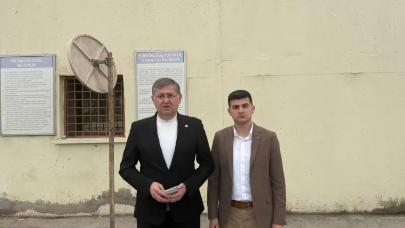 Yıldızlı eylemci gençleri bayramda da yalnız bırakmadı