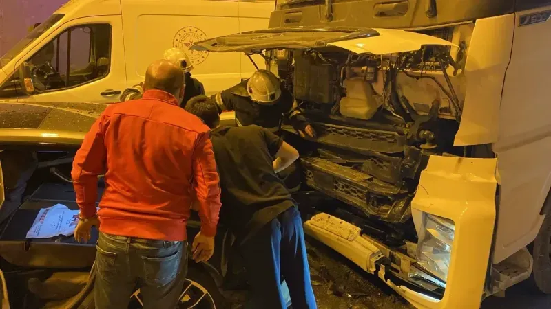 Kocaeli'de zincirleme kaza: Çok sayıda yaralı var