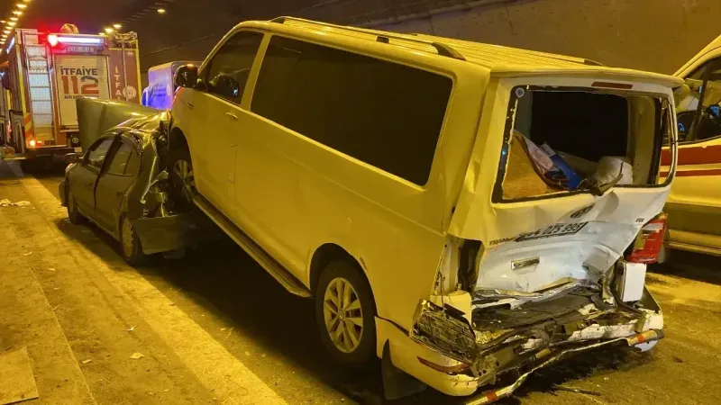 Kocaeli'de zincirleme kaza: Çok sayıda yaralı var